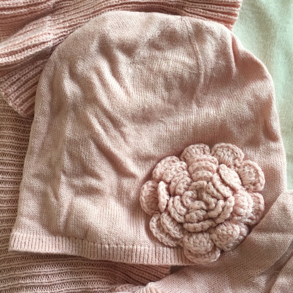 Land's End cherry pink ruffle scarf hat globes - Picture 4 of 8